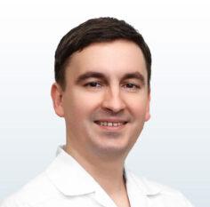 Врач – стоматолог - хирург - имплантолог Лаптев Александр Анатольевич